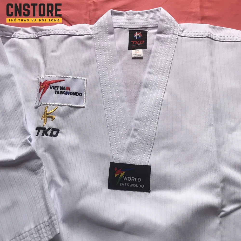 Võ phục Taekwondo vải sọc cổ trắng mặt trước Võ phục Taekwondo vải sọc cổ trắng mặt trước
