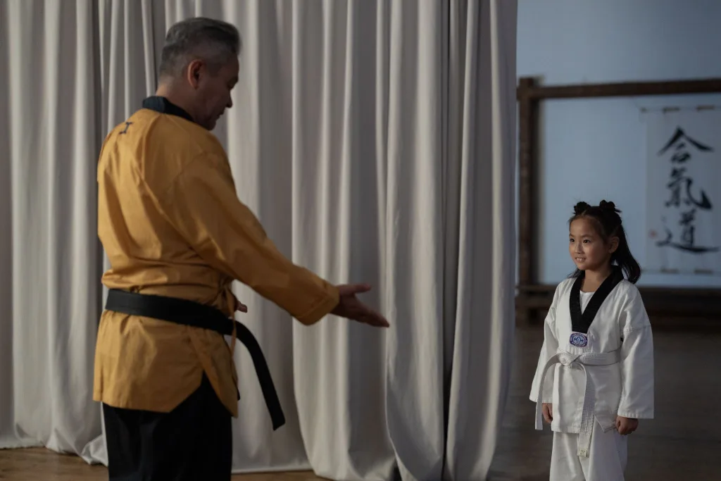 Người mới học Taekwondo làm quen môi trường